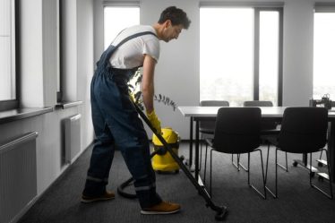 7 błędów przy doborze środków chemicznych do czyszczenia dywanowych podłóg